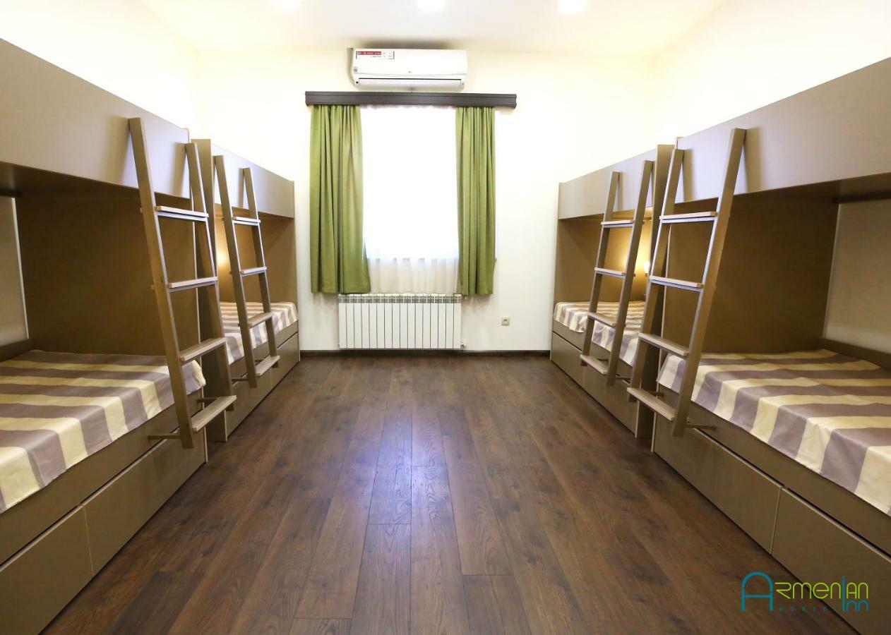 Armenian Inn エレバン エクステリア 写真